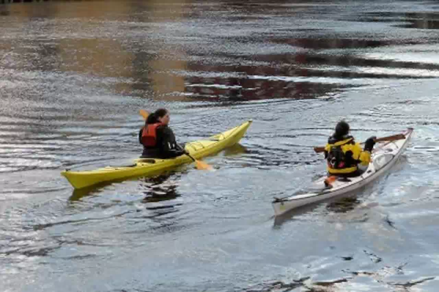 Kayak en sevilla Tour Privado Kayak por Sevilla Descubre la Ciudad de una Forma Unica