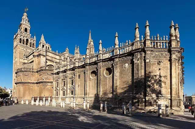 Visita guiada catedral sevilla en espanol La Catedral de Sevilla Un Recorrido Historico por el Corazon de la Ciudad